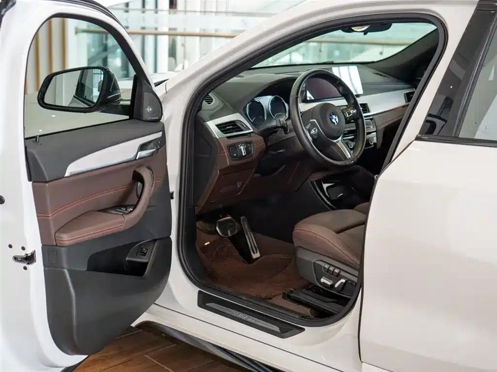 BMW X2 2022 sDrive25i Shadow Edition — миниатюра 14