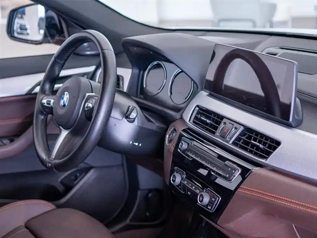 BMW X2 2022 sDrive25i Shadow Edition — миниатюра 22