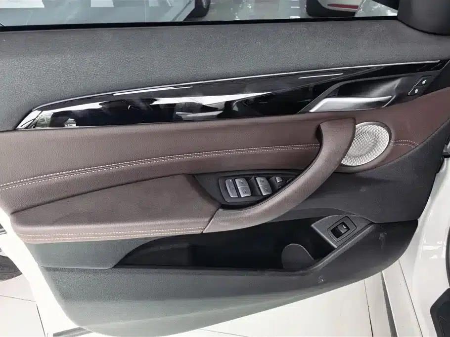 BMW X2 2022 sDrive25i M Sport Package — миниатюра 7