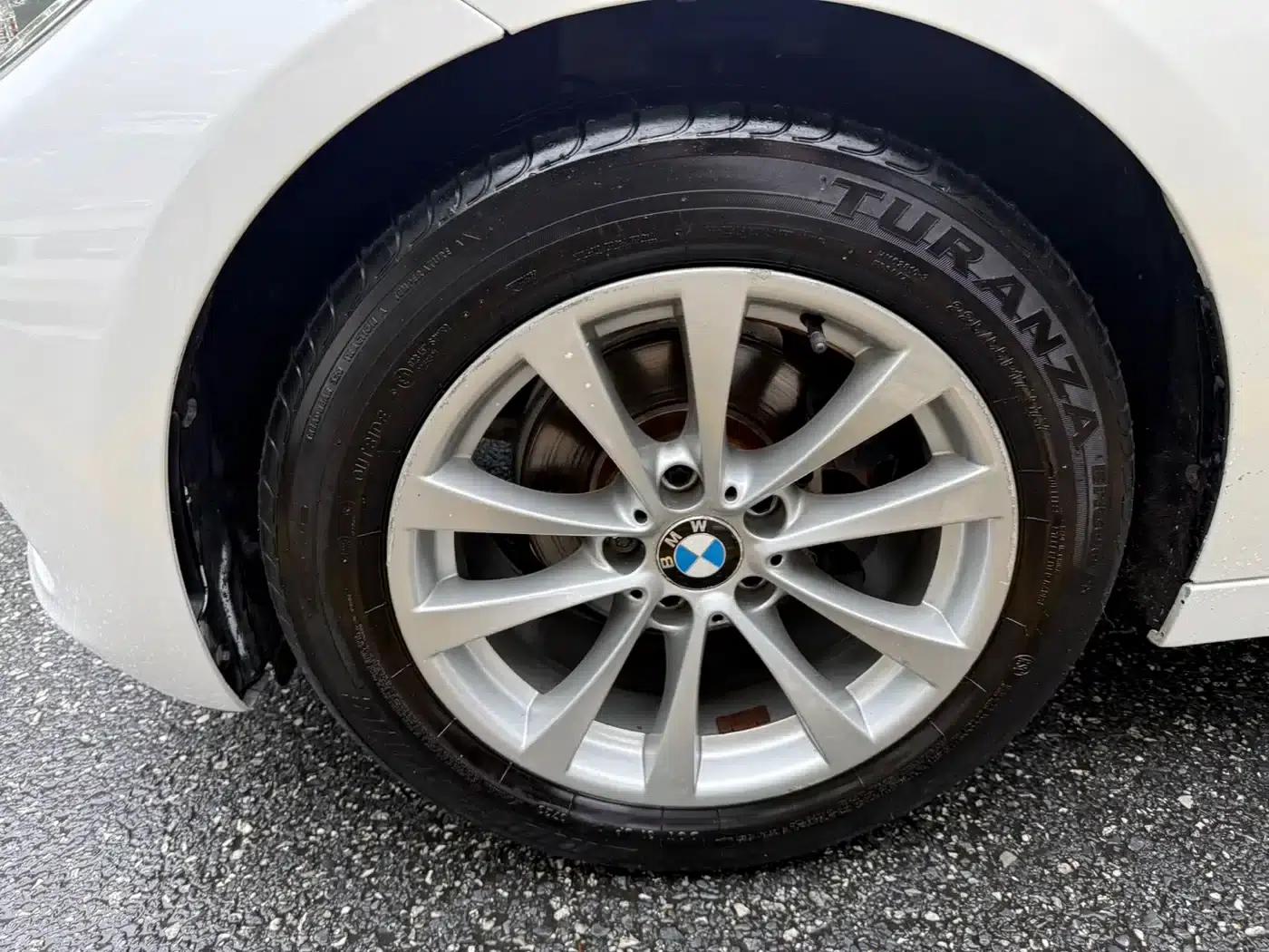 BMW 3 Series GT 2013 320i Leading Edition — миниатюра 15