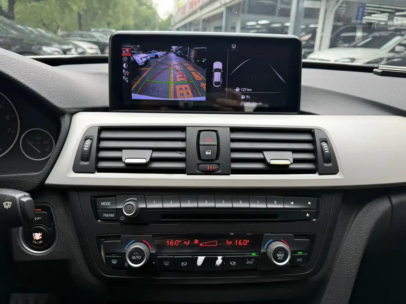 BMW 3 Series GT 2013 320i Leading Edition — миниатюра 18