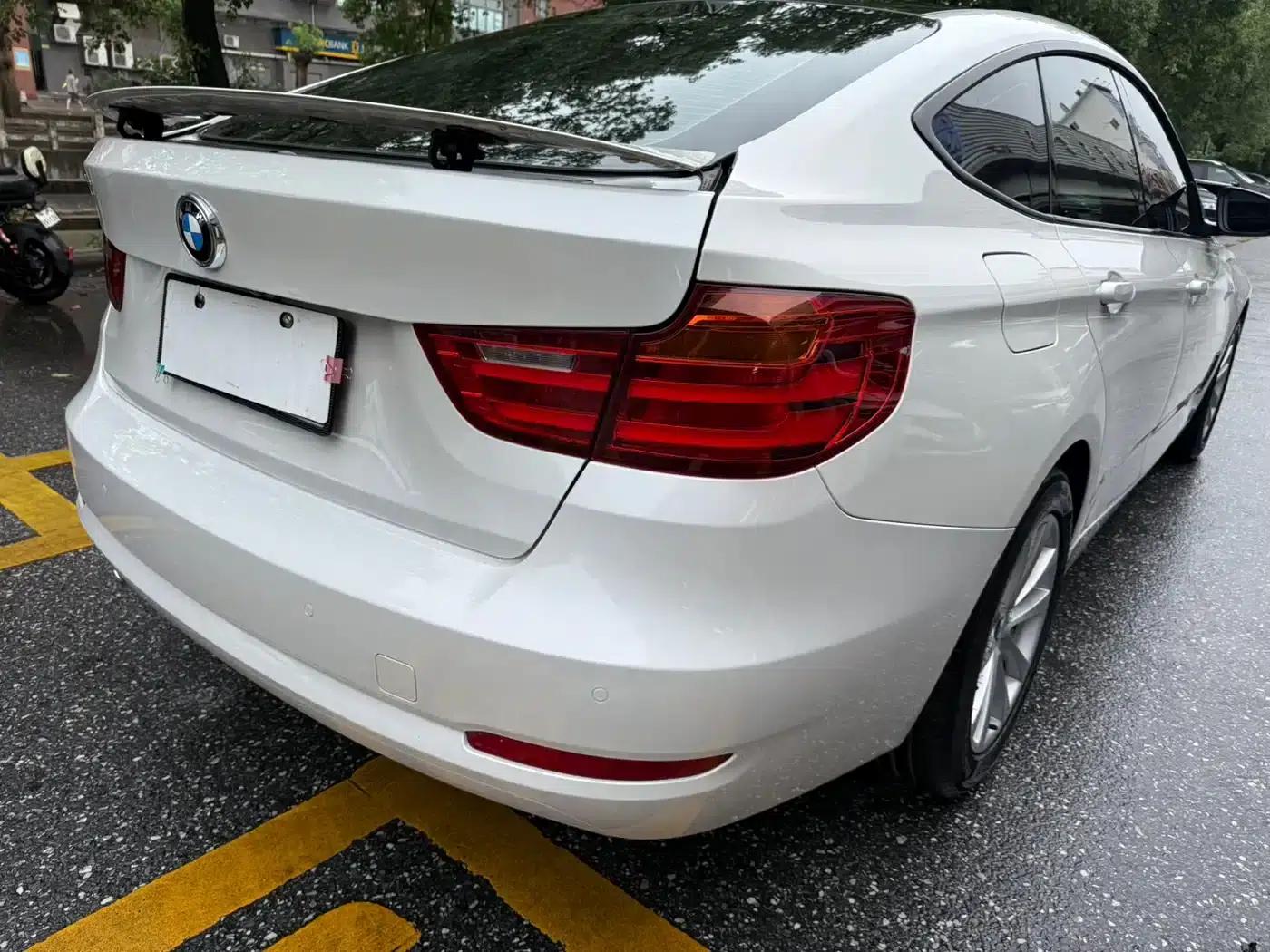 BMW 3 Series GT 2013 320i Leading Edition — миниатюра 20