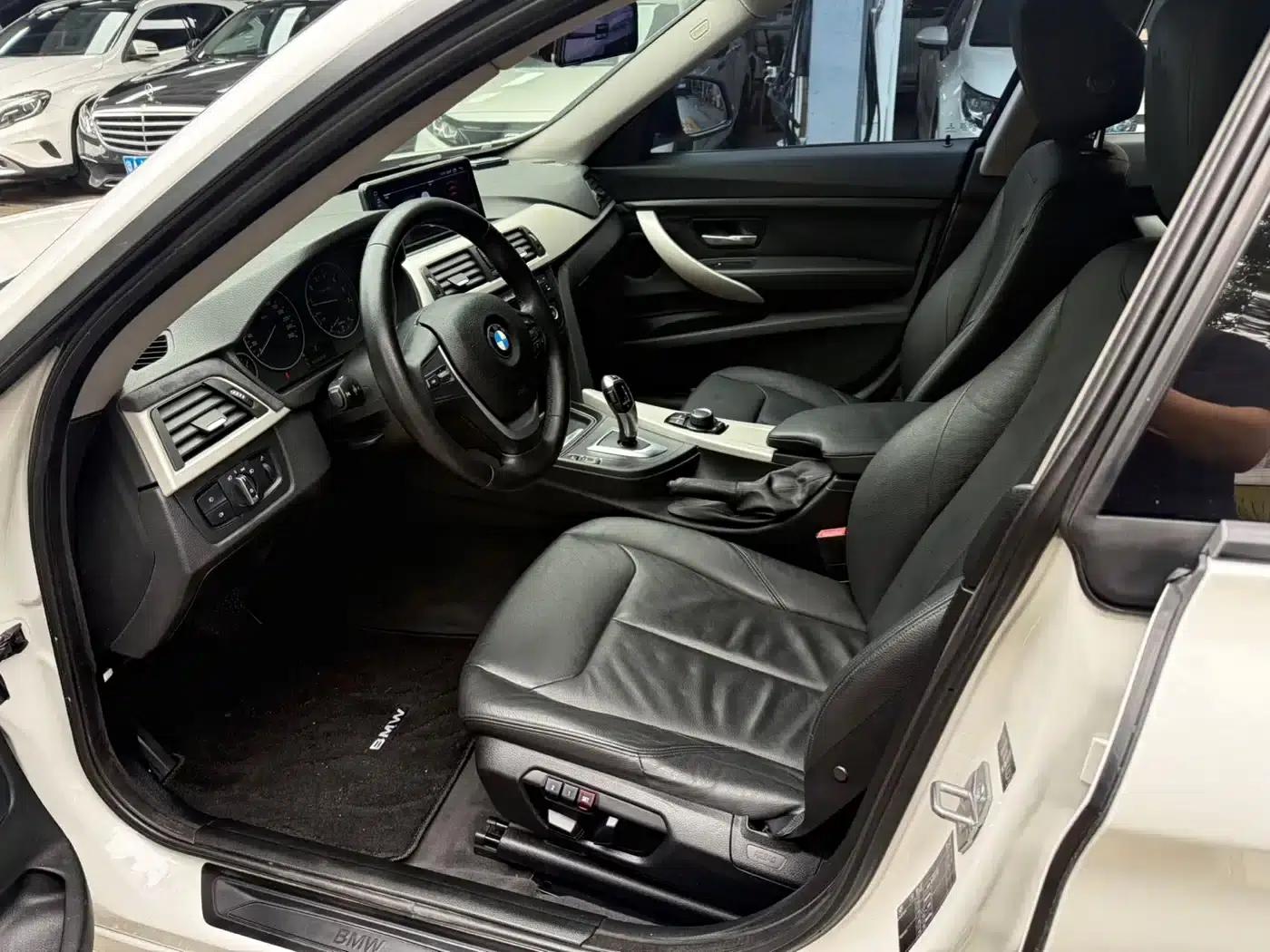 BMW 3 Series GT 2013 320i Leading Edition — миниатюра 9