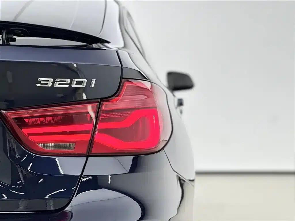 BMW 3 Series GT 2019 320i Fashion Edition — миниатюра 16
