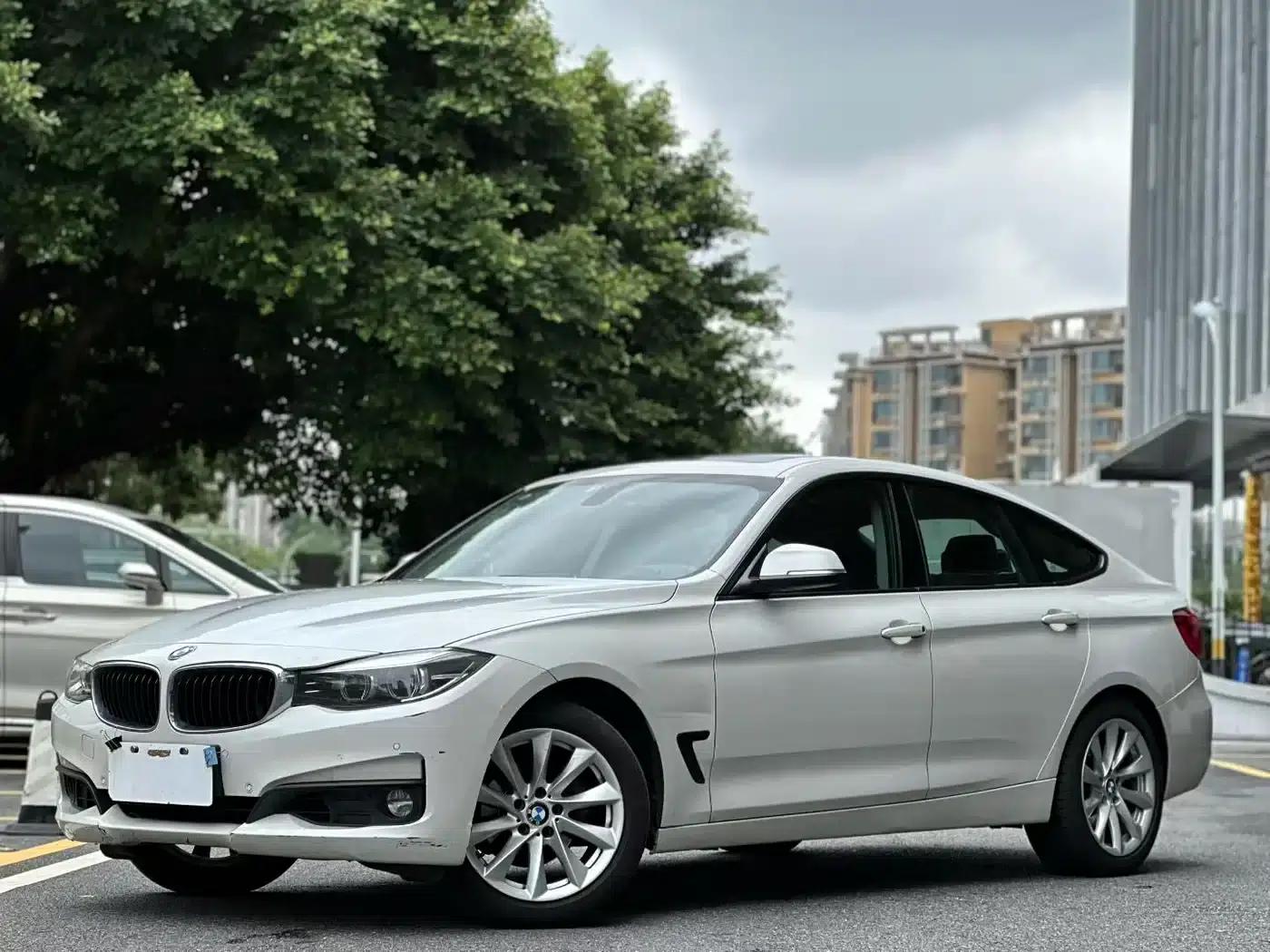 BMW 3 Series GT 2018 320i Fashion Edition — миниатюра 1