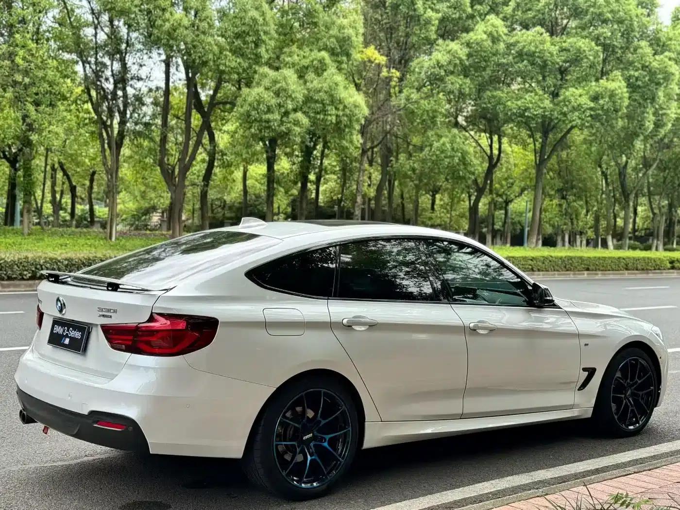 2019 BMW 3 Series GT 330i xDrive M Sport — миниатюра 7