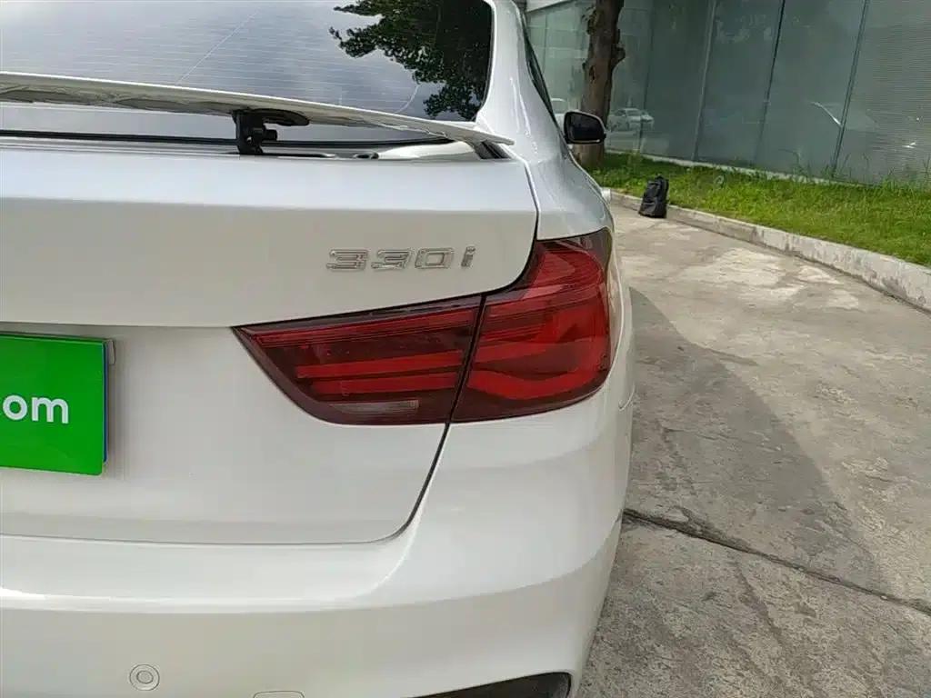 2019 BMW 3 Series GT 320i M Sport Package — миниатюра 8