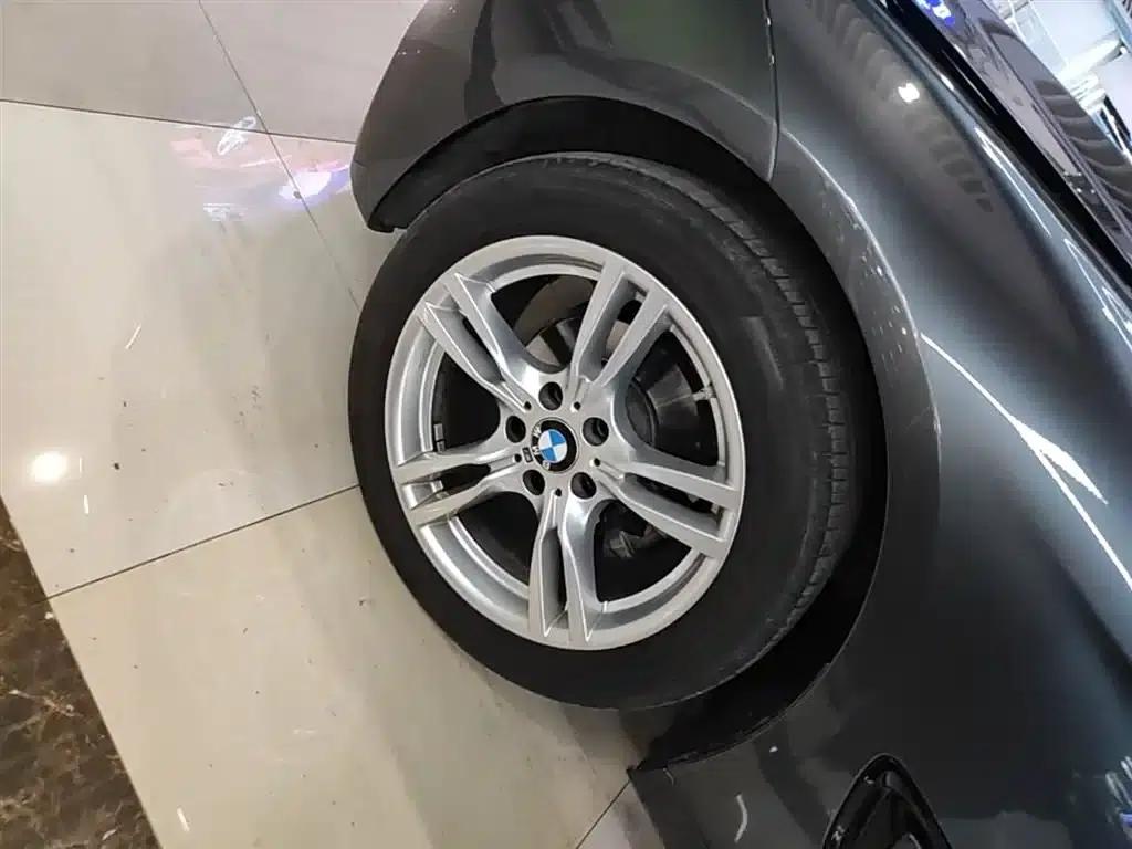 2019 BMW 3 Series GT 320i M Sport Package — миниатюра 23
