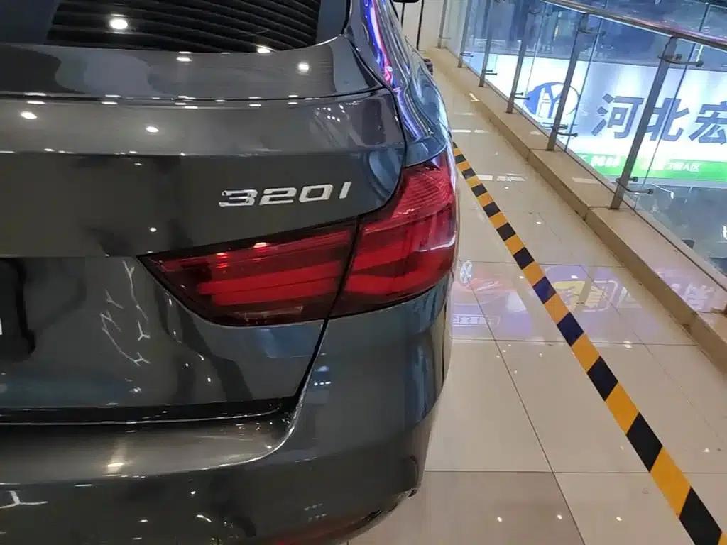 2019 BMW 3 Series GT 320i M Sport Package — миниатюра 8