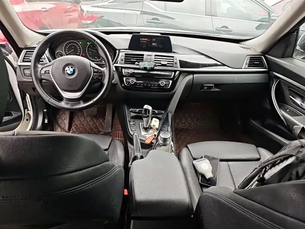 BMW 3 Series GT 2019 320i Fashion Edition — миниатюра 10