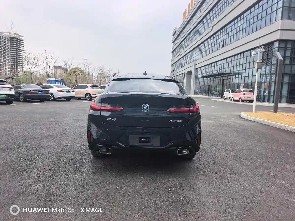 2022 BMW X4 xDrive 25i M Sport Package — миниатюра 6