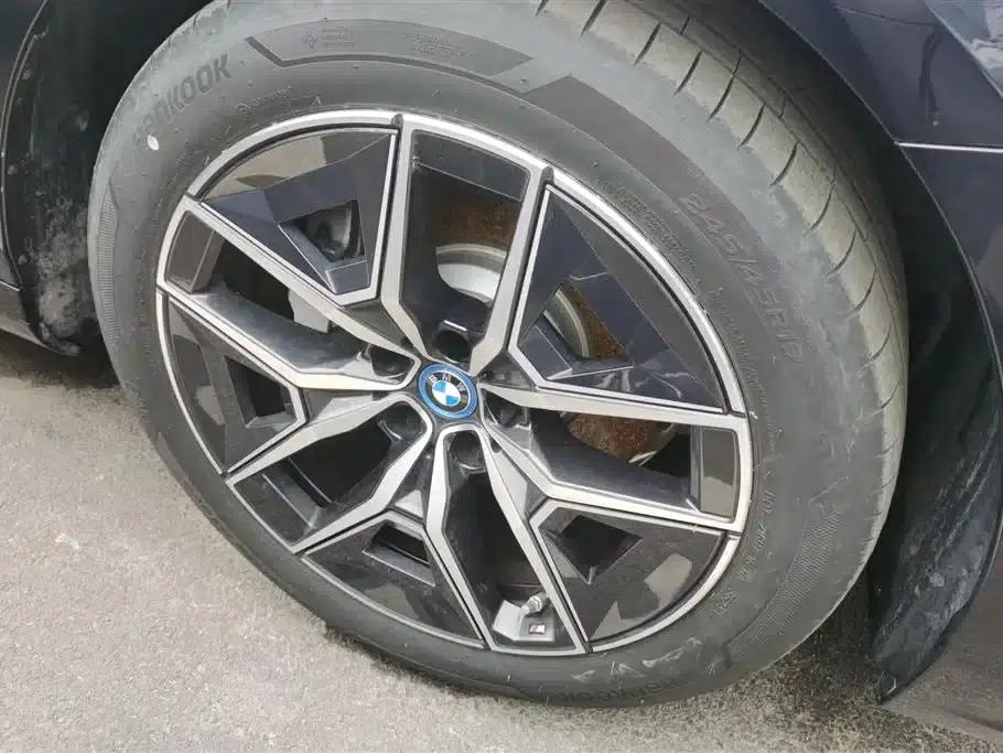 BMW i5 2024 eDrive 35L M Sport Package — миниатюра 6