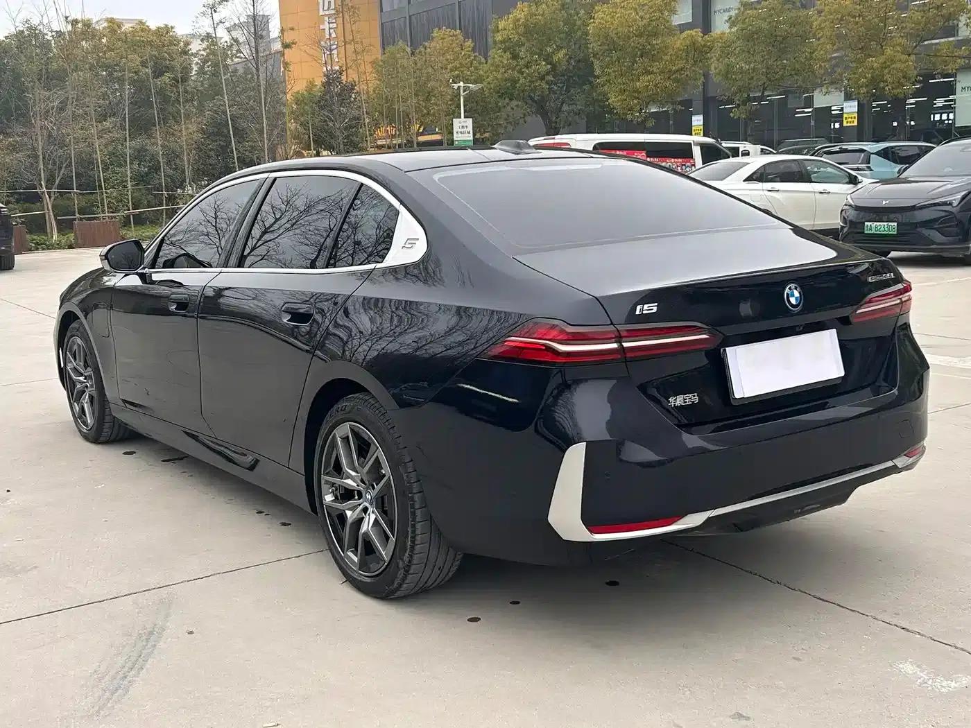 BMW i5 2024 eDrive 35L Premium Luxury Package — миниатюра 6