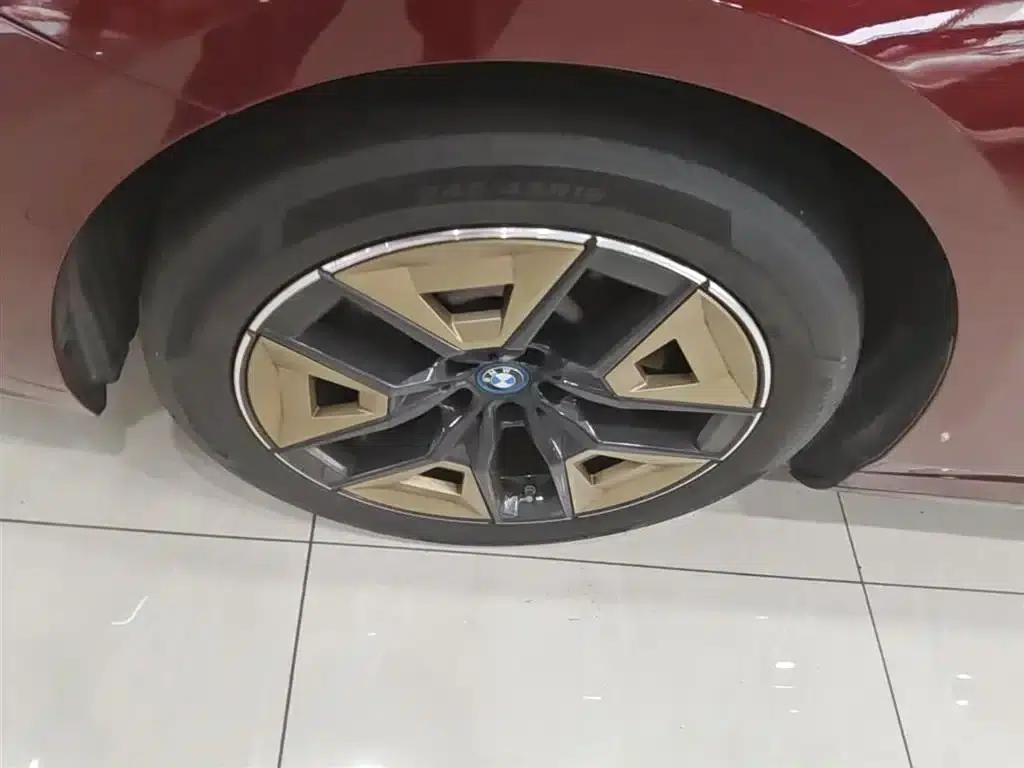 BMW i5 2024 eDrive 35L Premium M Sport Package — миниатюра 23