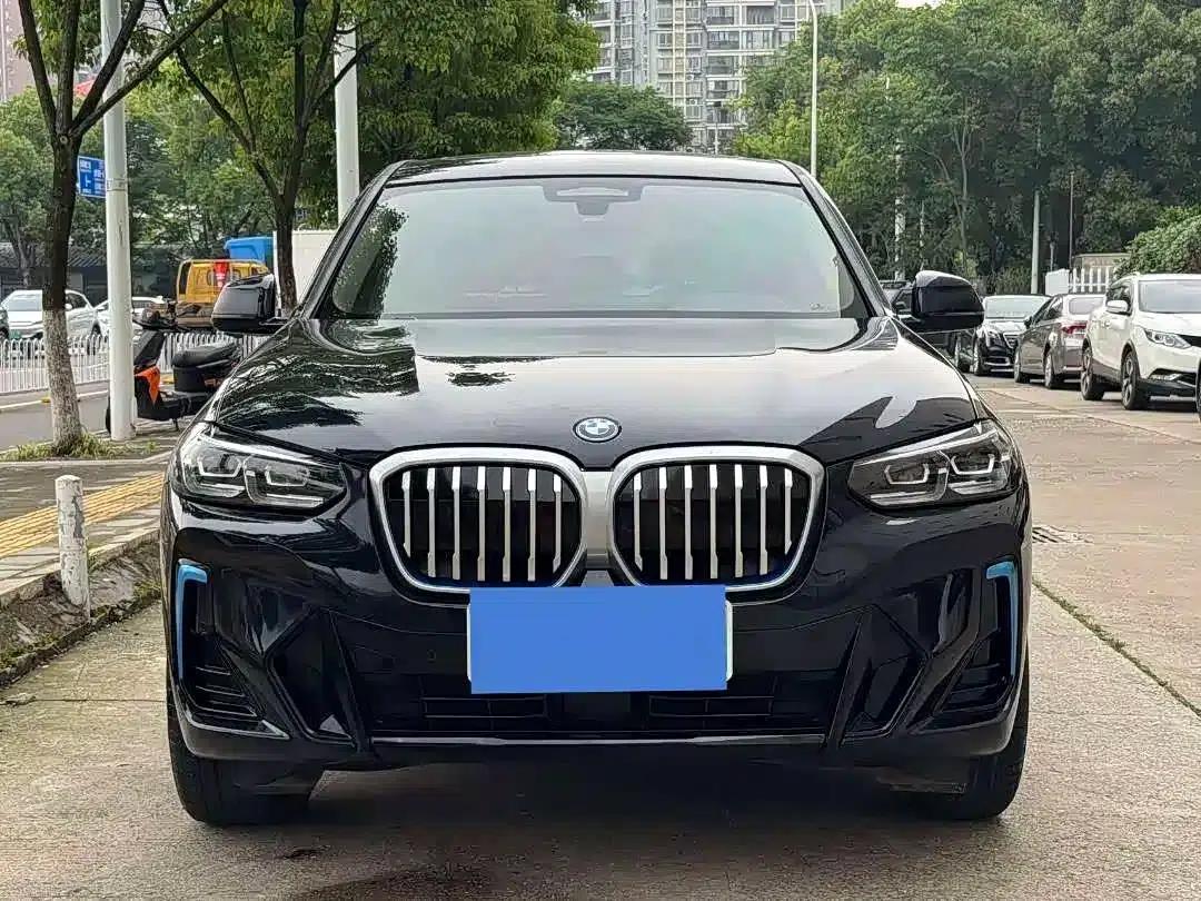 BMW iX3 2022 Leading Edition — миниатюра 2