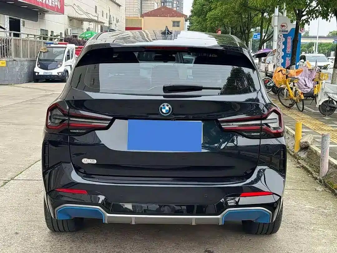 BMW iX3 2022 Leading Edition — миниатюра 15