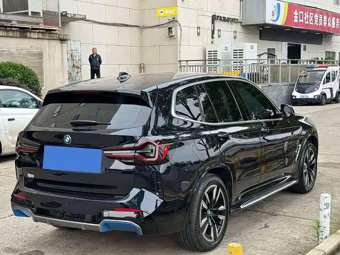 BMW iX3 2022 Leading Edition — миниатюра 16