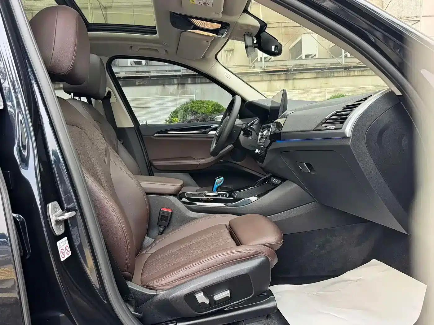 BMW iX3 2022 Leading Edition — миниатюра 4