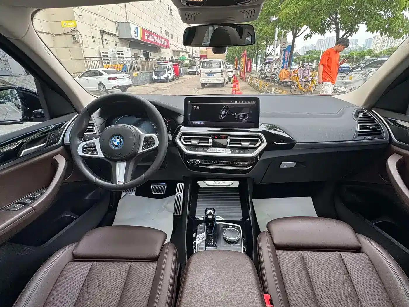 BMW iX3 2022 Leading Edition — миниатюра 10