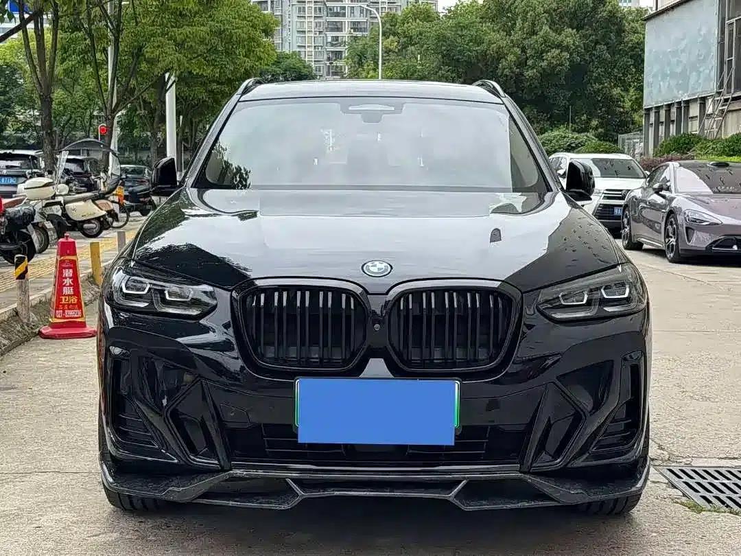 BMW iX3 2023 Leading Edition — миниатюра 2