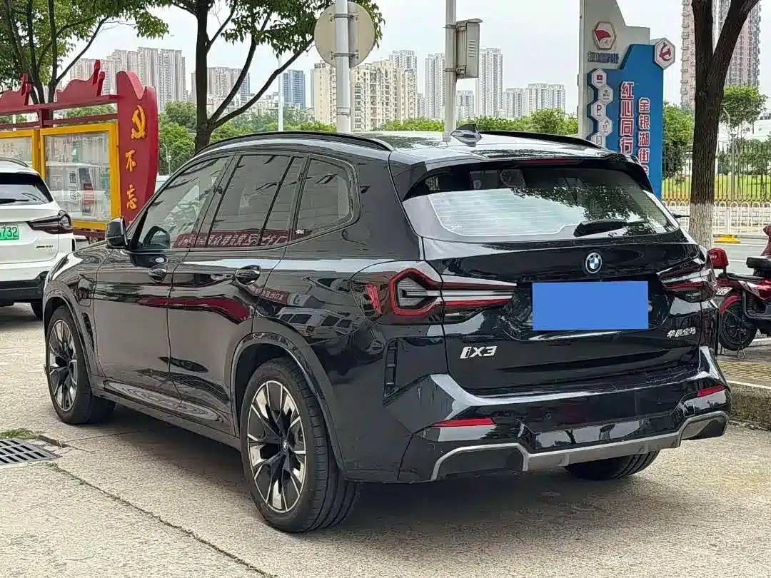 BMW iX3 2023 Leading Edition — миниатюра 16
