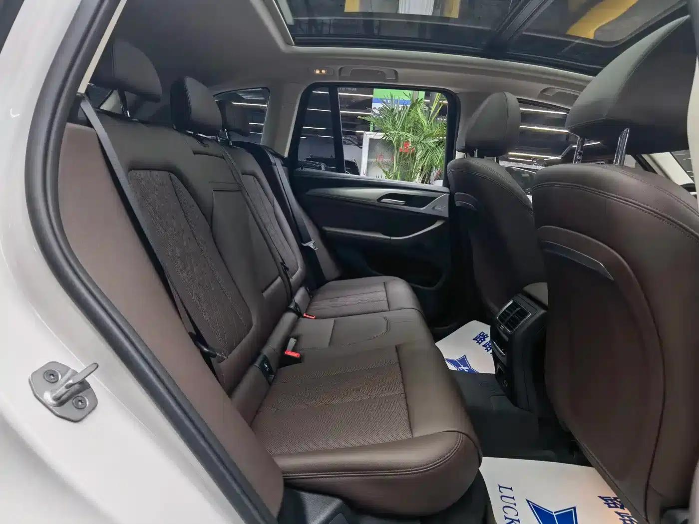 BMW iX3 2022 Leading Edition — миниатюра 9