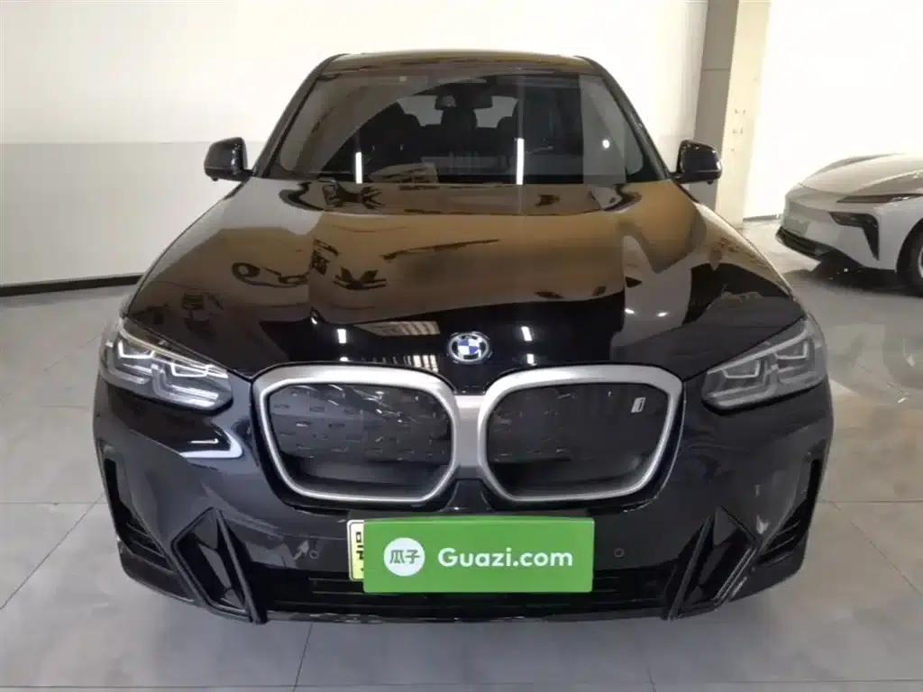 BMW iX3 2022 Facelift Leading Edition — миниатюра 3