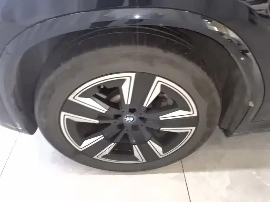 BMW iX3 2022 Facelift Leading Edition — миниатюра 23
