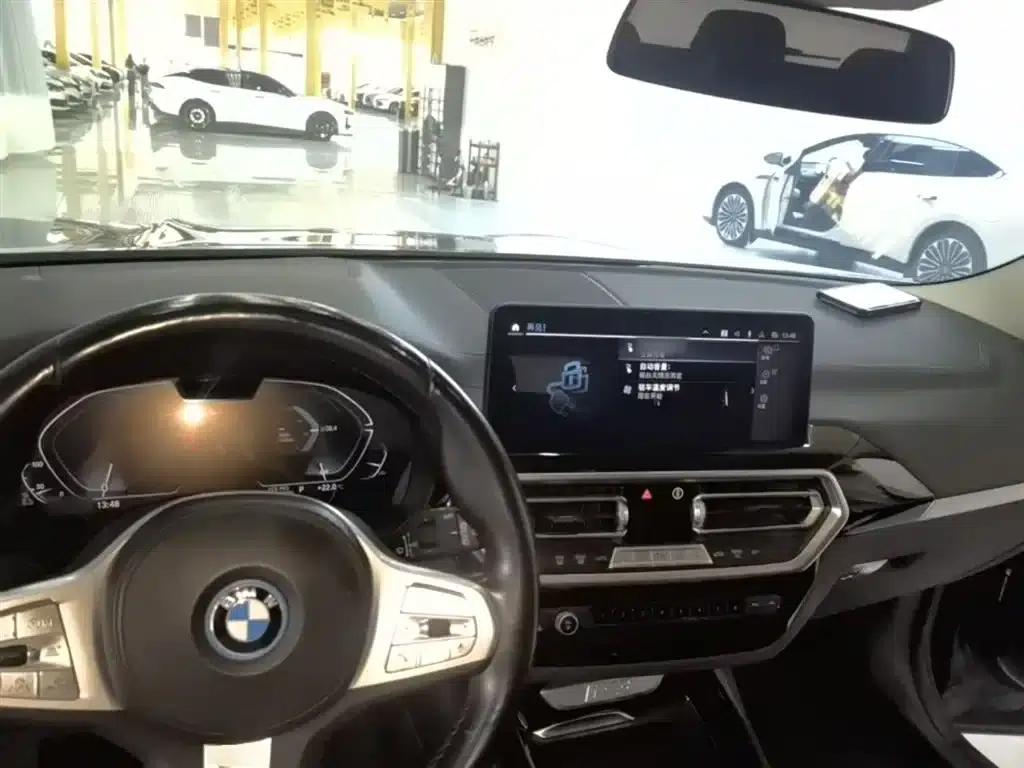 BMW iX3 2022 Facelift Leading Edition — миниатюра 10