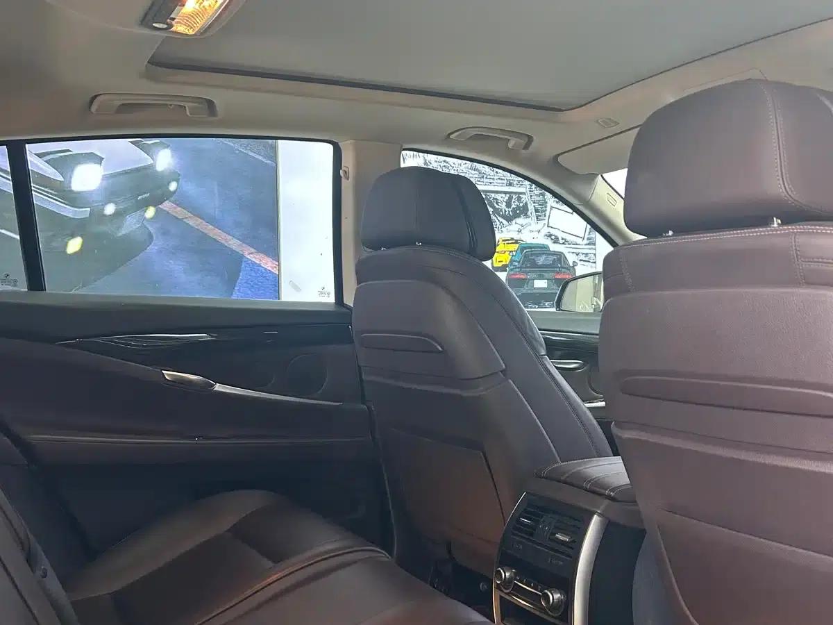 2014 BMW 5 Series GT 528i Luxury — миниатюра 13