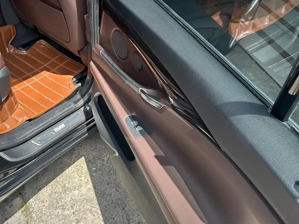 2014 BMW 5 Series GT 528i Luxury — миниатюра 23