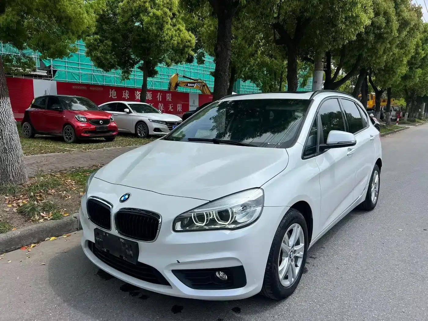 2016 BMW 2 Series Gran Tourer 218i Leading Edition — миниатюра 2