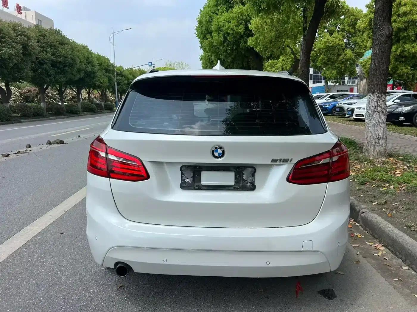 2016 BMW 2 Series Gran Tourer 218i Leading Edition — миниатюра 8