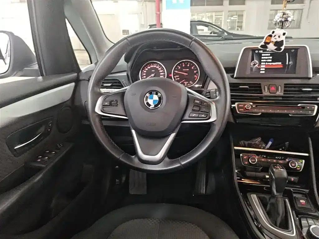 2016 BMW 2 Series Gran Tourer 218i Leading Edition — миниатюра 11