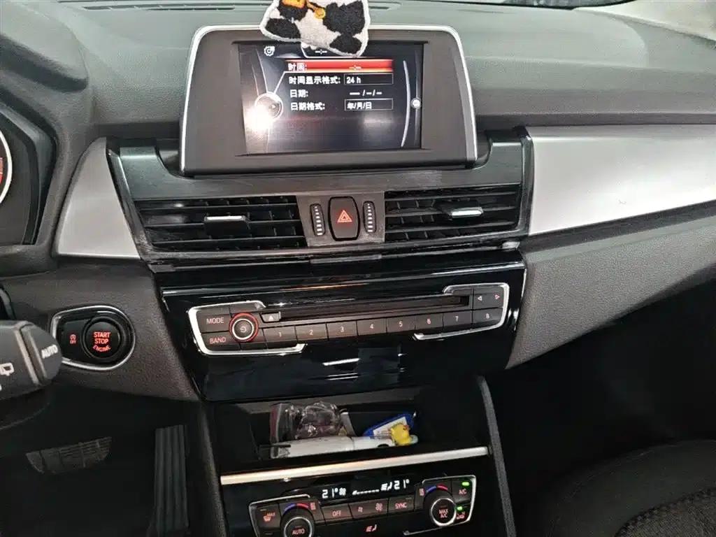 2016 BMW 2 Series Gran Tourer 218i Leading Edition — миниатюра 13