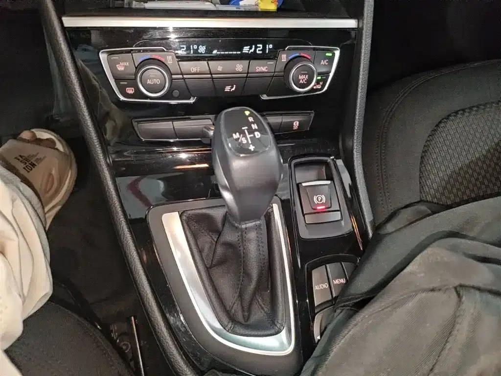 2016 BMW 2 Series Gran Tourer 218i Leading Edition — миниатюра 14