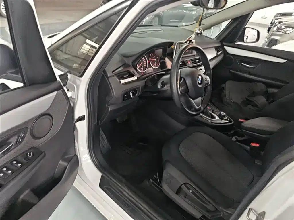 2016 BMW 2 Series Gran Tourer 218i Leading Edition — миниатюра 16