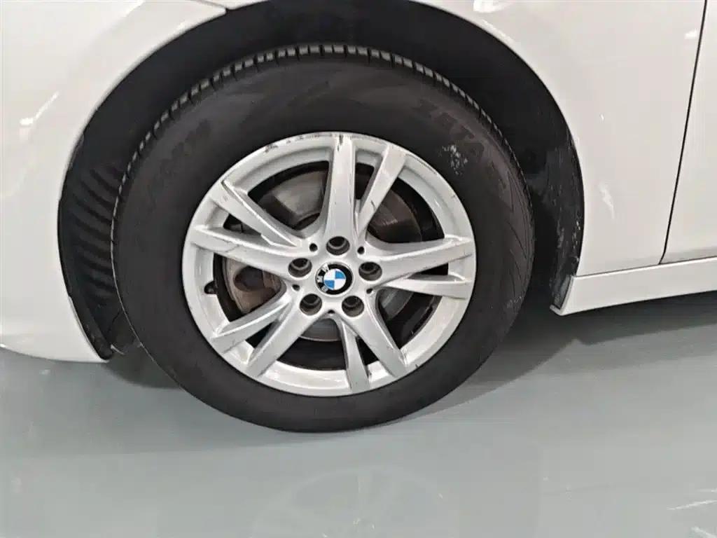 2016 BMW 2 Series Gran Tourer 218i Leading Edition — миниатюра 23