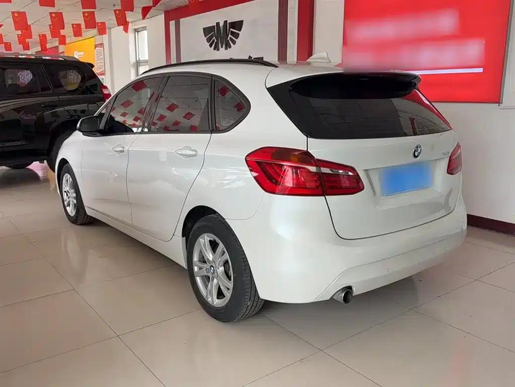 2016 BMW 2 Series Gran Tourer 218i Leading Edition — миниатюра 7