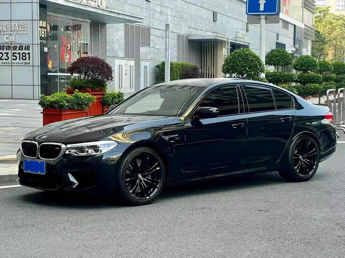 2018 BMW M5 — миниатюра 1