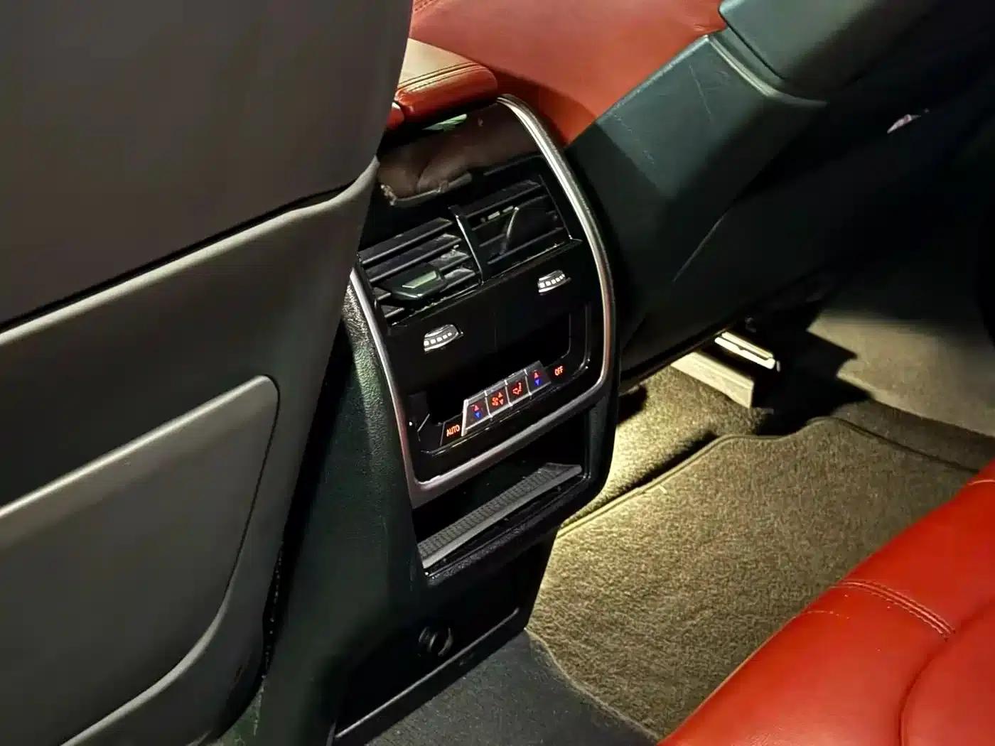 2022 BMW X6 M — миниатюра 11
