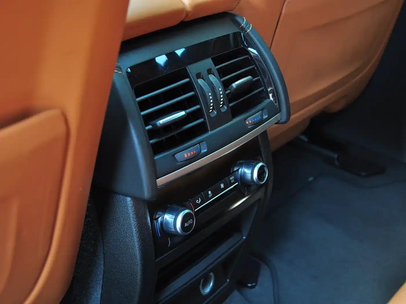 2015 BMW X6 M — миниатюра 13