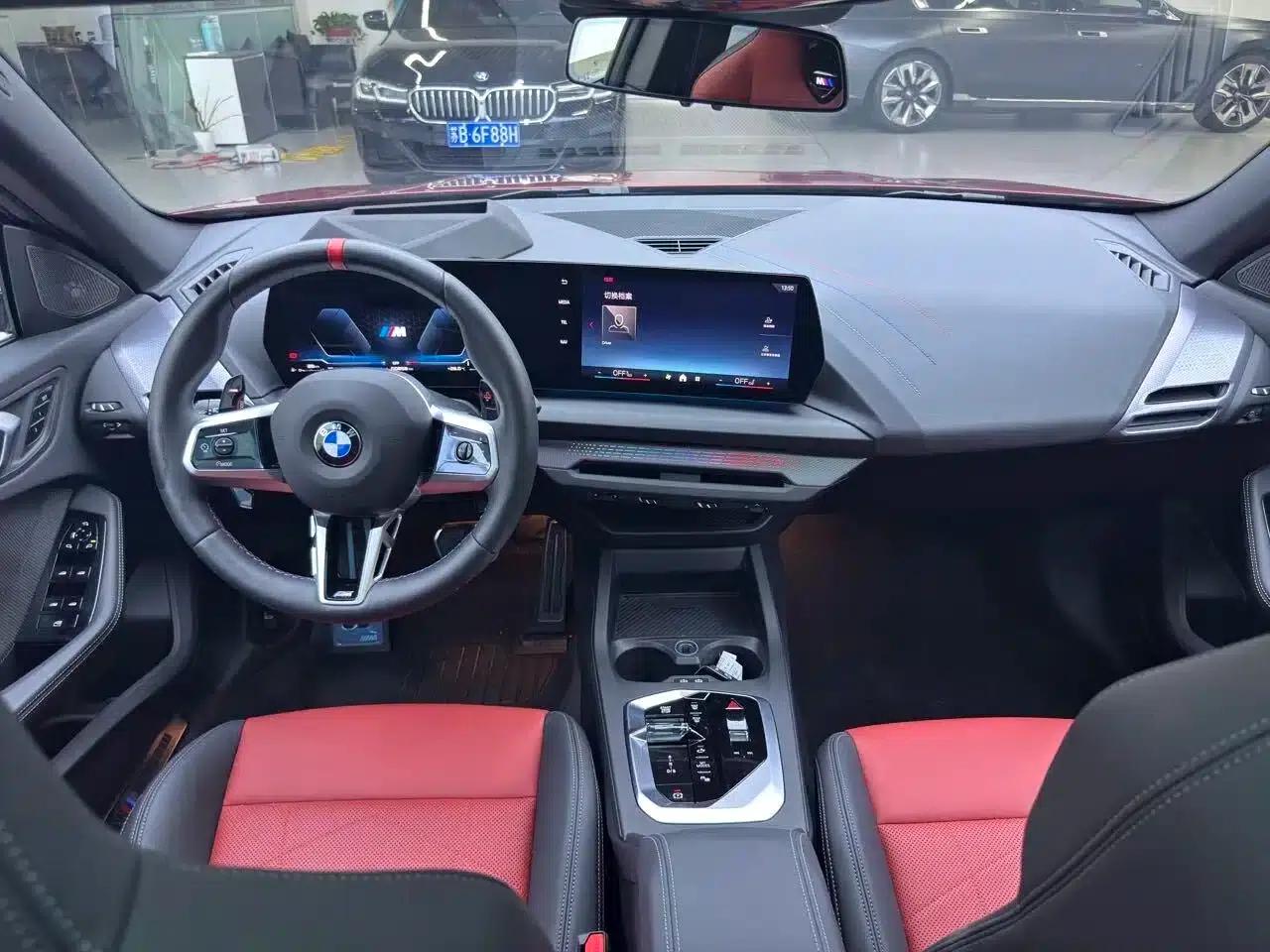 2025 BMW M235L — миниатюра 8