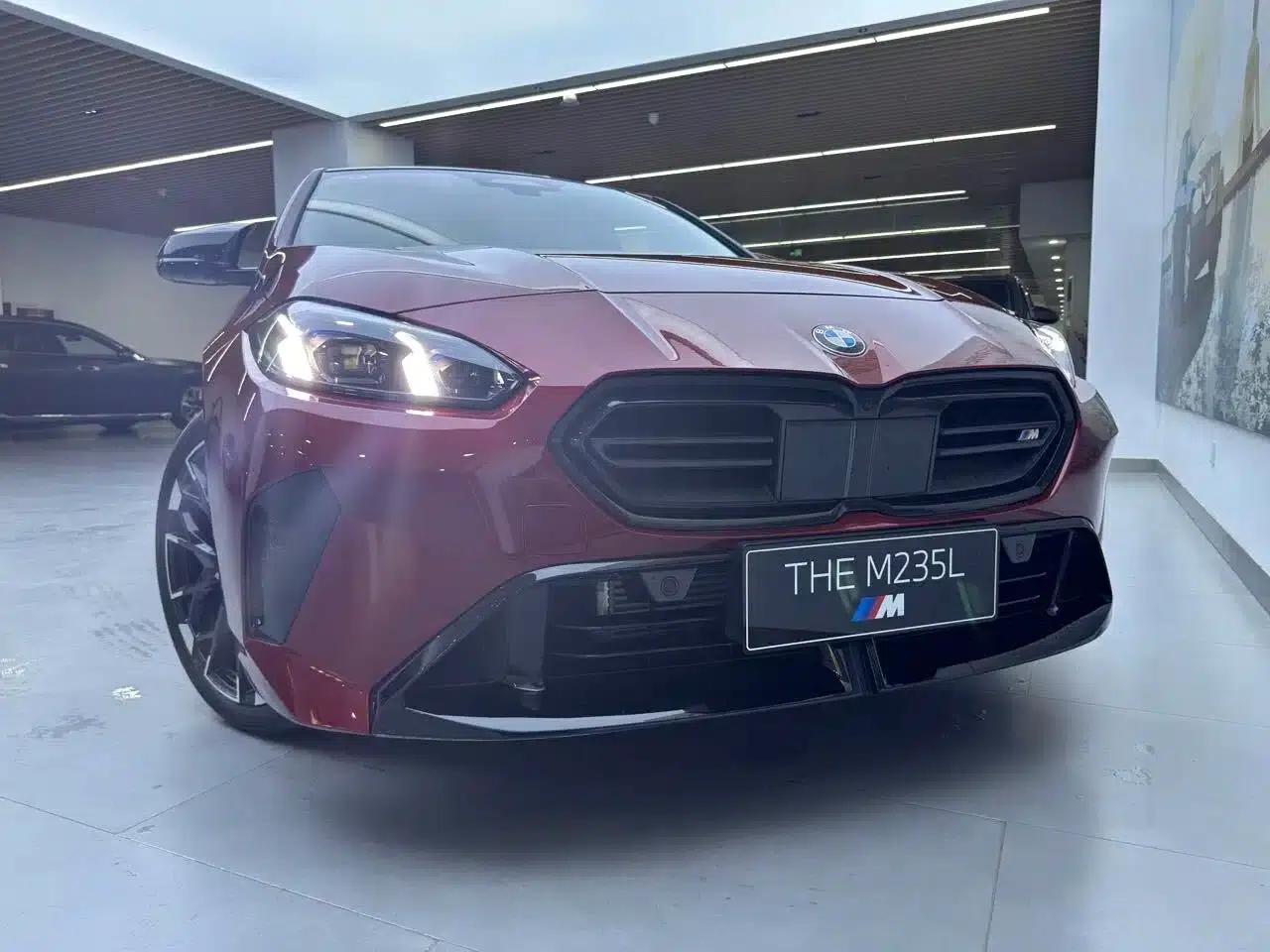 2025 BMW M235L — миниатюра 9