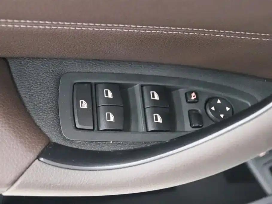 BMW X1 PHEV 2018 xDrive25Le Luxury — миниатюра 13