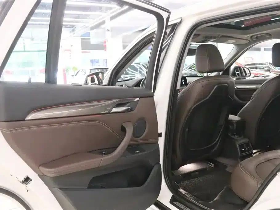 BMW X1 PHEV 2018 xDrive25Le Luxury — миниатюра 16
