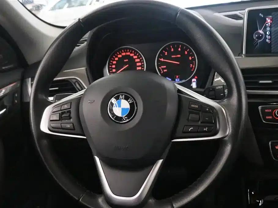 BMW X1 PHEV 2018 xDrive25Le Luxury — миниатюра 6
