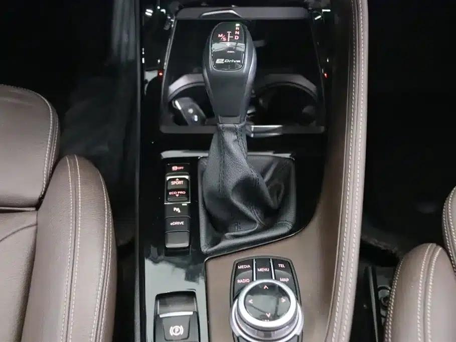 BMW X1 PHEV 2018 xDrive25Le Luxury — миниатюра 10