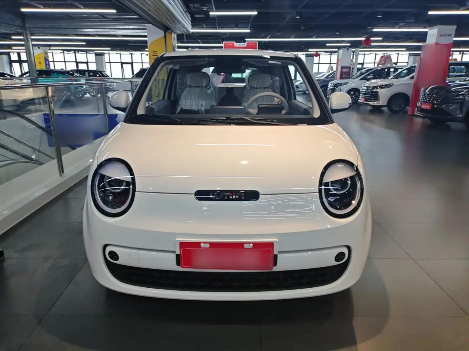 CHANGAN NEVO Lumin 2026 Model Treasure Edition 205km Passionate Beige Ningde — миниатюра 2