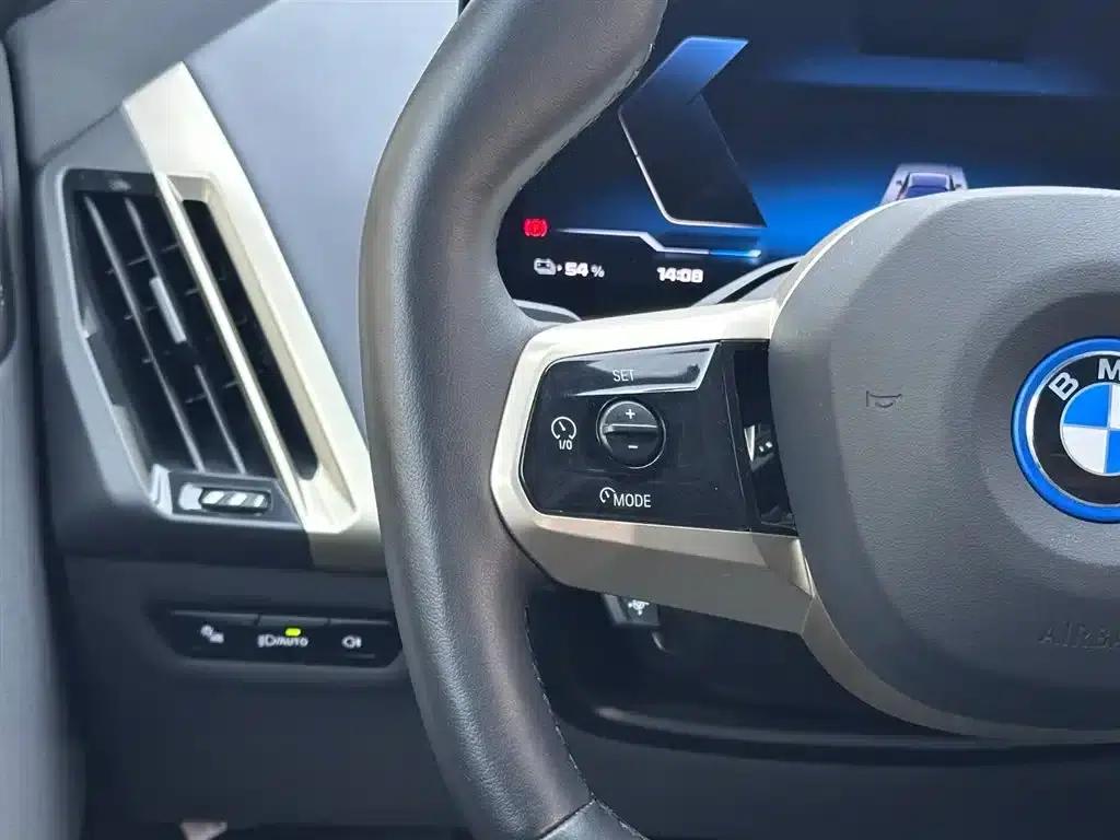 BMW iX M60 2023 Facelift M60 — миниатюра 15